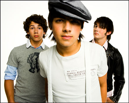 Jonas-Brothers03.jpg